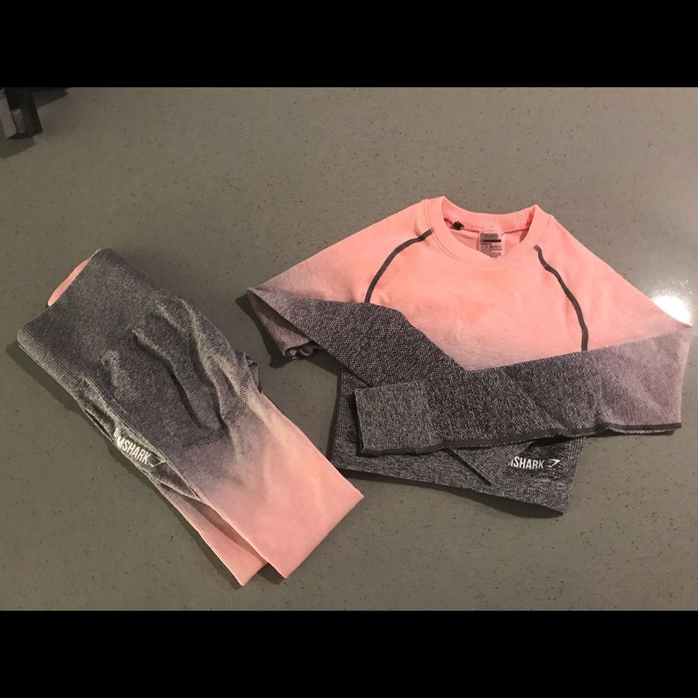 GYMSHARK GREY OMBRÉ// XS // Top & Bottom Set